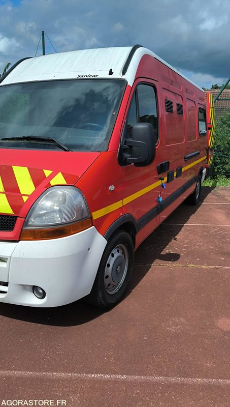 RENAULT MASTER II 2,5DCI - 2006 - Panel van: picture 2 RENAULT MASTER II 2,5DCI - 2006 - Panel van: picture 2