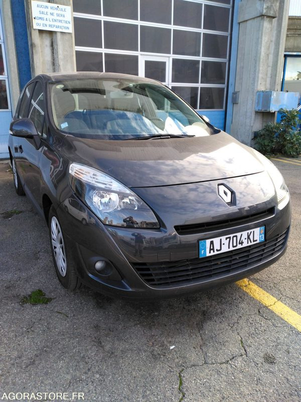 RENAULT SCENIC 1.9 DIESEL - Car: picture 1 RENAULT SCENIC 1.9 DIESEL - Car: picture 1