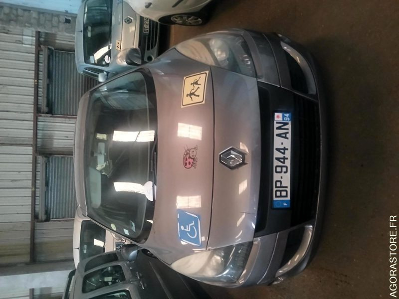 RENAULT SCENIC N°110551 - Car: picture 1 RENAULT SCENIC N°110551 - Car: picture 1