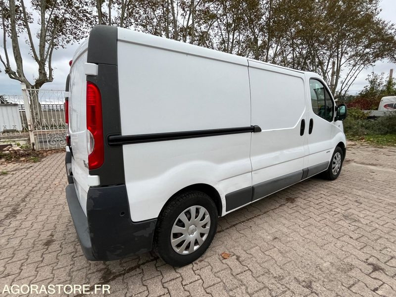 RENAULT TRAFIC L2H1 - 2013 / 202 310 KM - Panel van: picture 4 RENAULT TRAFIC L2H1 - 2013 / 202 310 KM - Panel van: picture 4