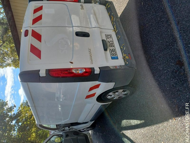 RENAULT TRAFIC / REF SCP : 818 - Panel van: picture 2 RENAULT TRAFIC / REF SCP : 818 - Panel van: picture 2