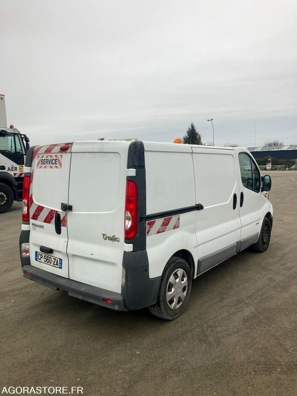 RENAULT TRAFIC diesel - Année 2013 - 376.300km - Panel van: picture 4 RENAULT TRAFIC diesel - Année 2013 - 376.300km - Panel van: picture 4
