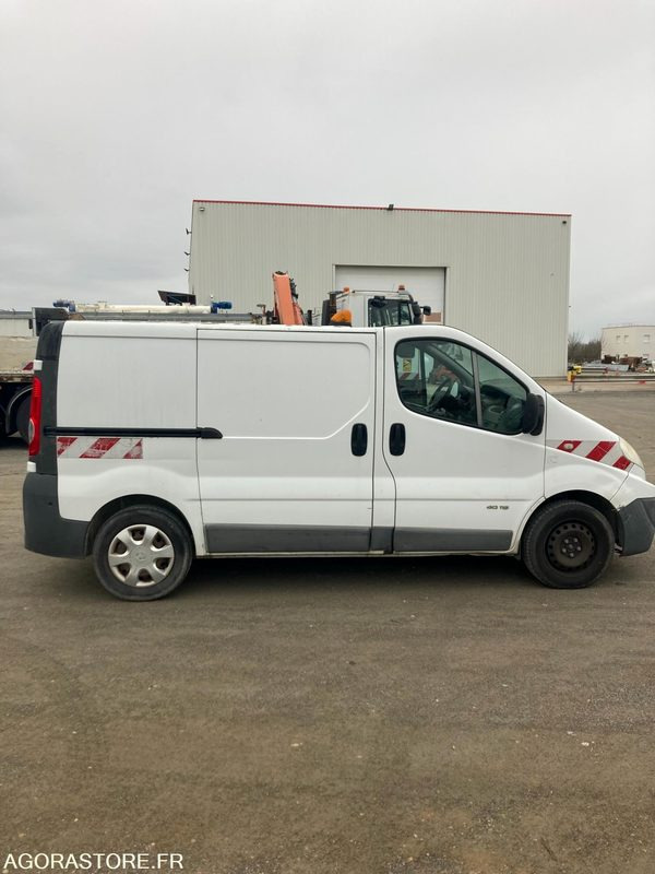 RENAULT TRAFIC diesel - Année 2013 - 376.300km - Panel van: picture 5 RENAULT TRAFIC diesel - Année 2013 - 376.300km - Panel van: picture 5