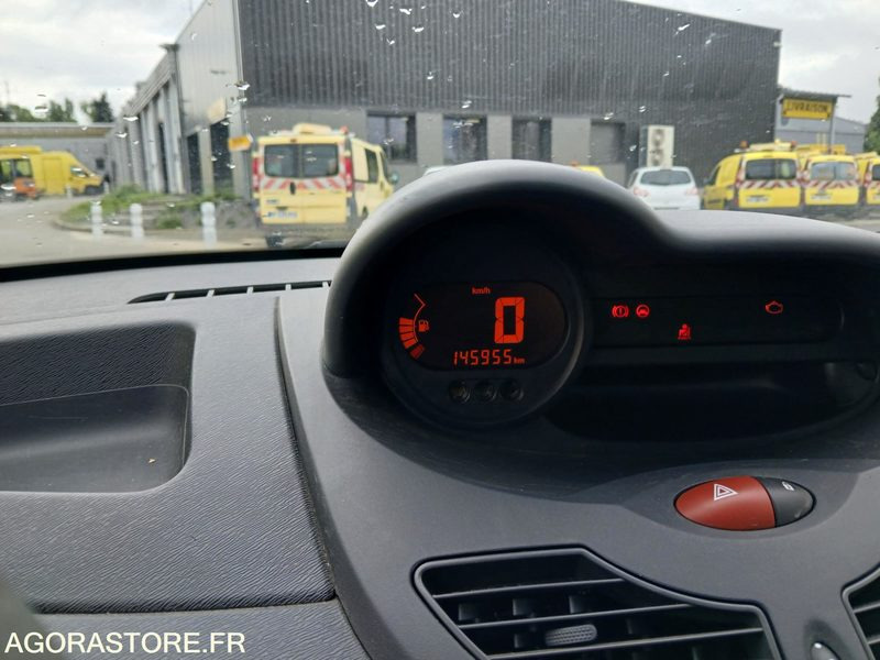 RENAULT TWINGO - 2010 - 145955 KMS - Car: picture 4 RENAULT TWINGO - 2010 - 145955 KMS - Car: picture 4