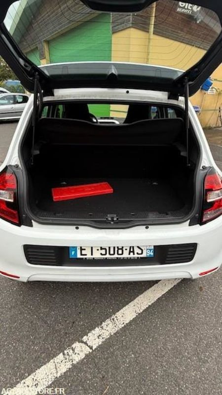 RENAULT TWINGO - 25000km - 2017 - Car: picture 4 RENAULT TWINGO - 25000km - 2017 - Car: picture 4