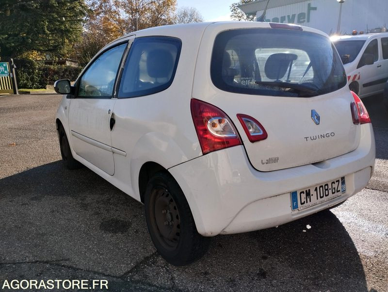 RENAULT TWINGO II _ mot. 1.2i 16V LEV 16V eco2 75cv _ CM-108-GZ - Car: picture 5 RENAULT TWINGO II _ mot. 1.2i 16V LEV 16V eco2 75cv _ CM-108-GZ - Car: picture 5