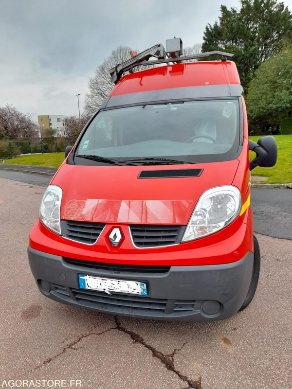 RENAULT Trafic II Fourgon Phase 2 L2H2 1200kg 2.0 dCi 16V 115 cv (MECA 563) - Panel van: picture 1 RENAULT Trafic II Fourgon Phase 2 L2H2 1200kg 2.0 dCi 16V 115 cv (MECA 563) - Panel van: picture 1