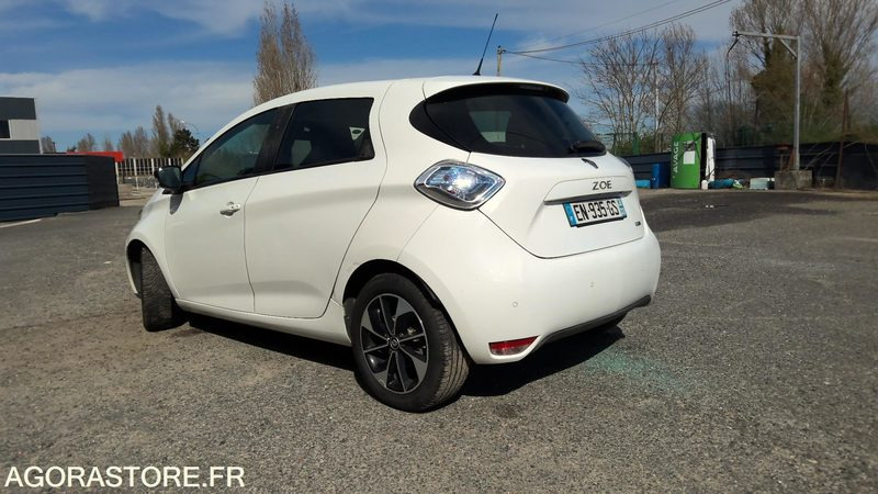 RENAULT ZOE - 2017 - 63000 KMS - CT OK - AUTONOMIE 280 KMS - Car: picture 4 RENAULT ZOE - 2017 - 63000 KMS - CT OK - AUTONOMIE 280 KMS - Car: picture 4
