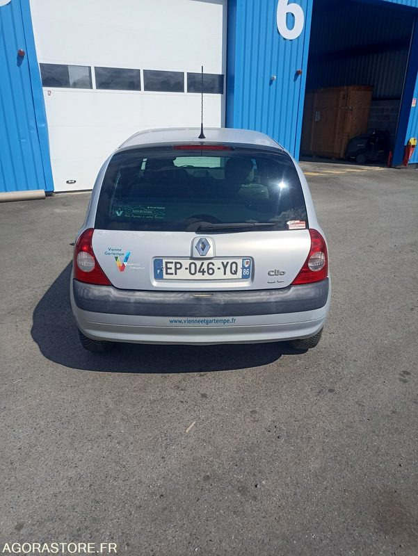 Renault Clio 2 1.5 dCi - 107100kms - 2004 - Car: picture 4 Renault Clio 2 1.5 dCi - 107100kms - 2004 - Car: picture 4