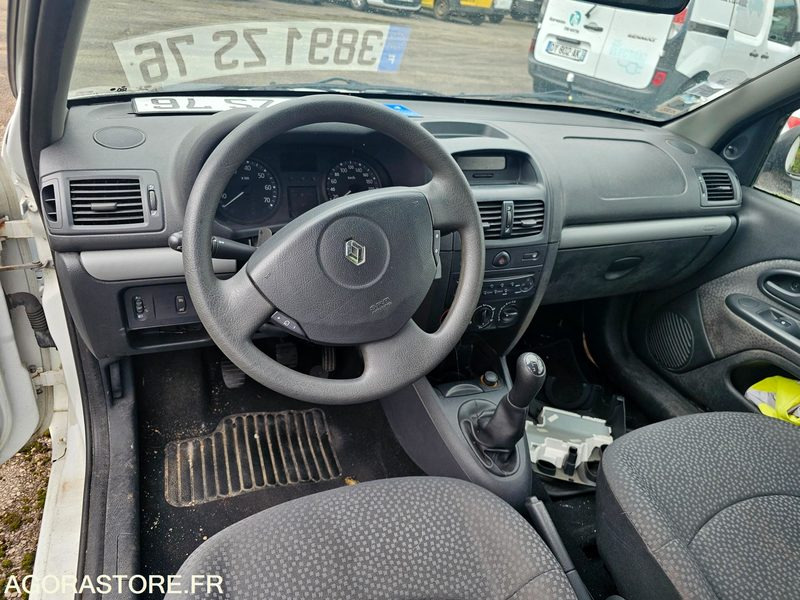 Renault Clio - 2007 - 207043km - 3891ZS76 - Car: picture 5 Renault Clio - 2007 - 207043km - 3891ZS76 - Car: picture 5