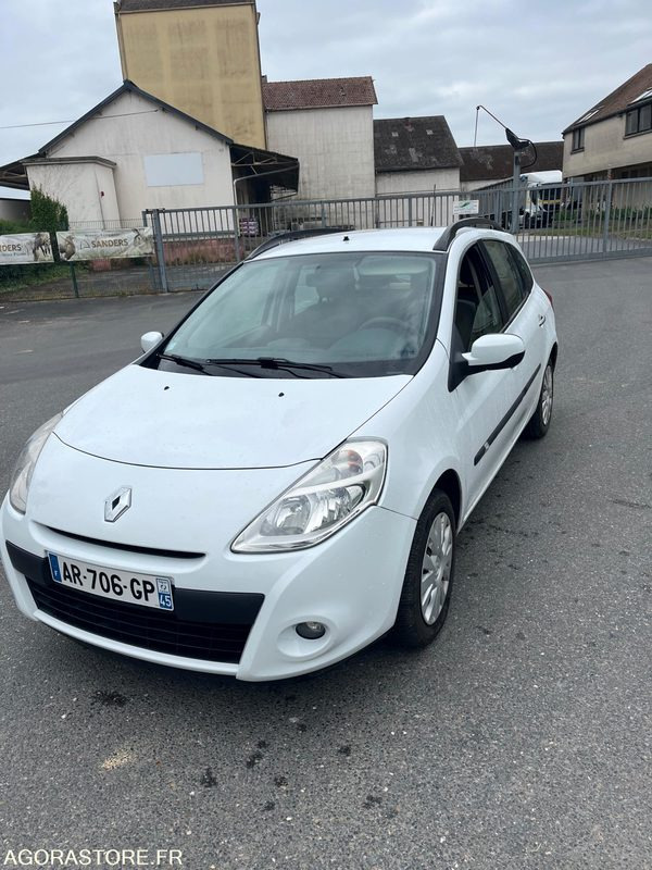 Renault Clio 3 - 209 000km - 2010 - Car: picture 2 Renault Clio 3 - 209 000km - 2010 - Car: picture 2