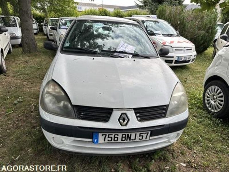 Renault Clio - 756BNJ57 - Car: picture 2 Renault Clio - 756BNJ57 - Car: picture 2
