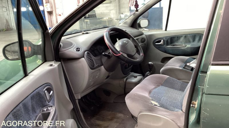 Renault Scenic 1.6 16V - Motorcycle: picture 4 Renault Scenic 1.6 16V - Motorcycle: picture 4