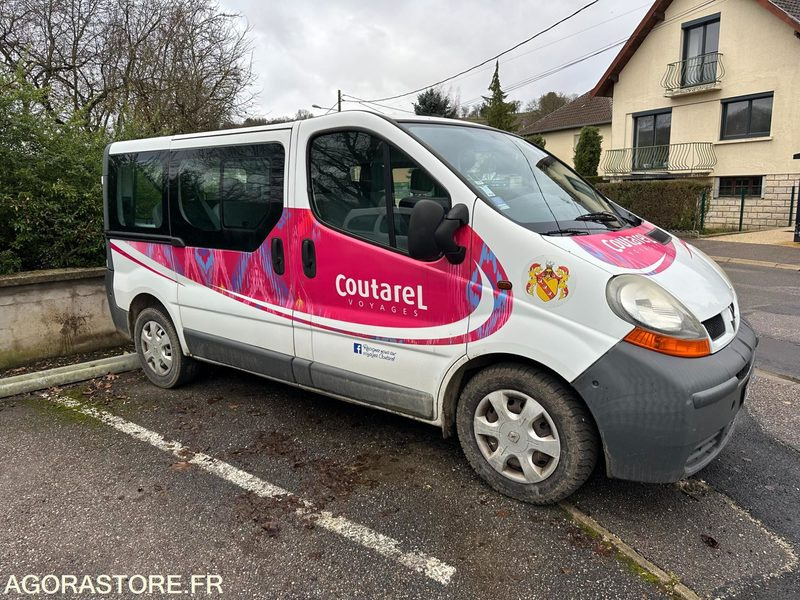 Renault Trafic 9 places / EG-558-SZ / 463 561kms - Minibus, Passenger van: picture 3 Renault Trafic 9 places / EG-558-SZ / 463 561kms - Minibus, Passenger van: picture 3