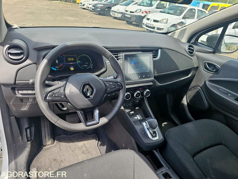 Renault Zoe - 2022 - 30673km - GK619BW - Car: picture 5 Renault Zoe - 2022 - 30673km - GK619BW - Car: picture 5