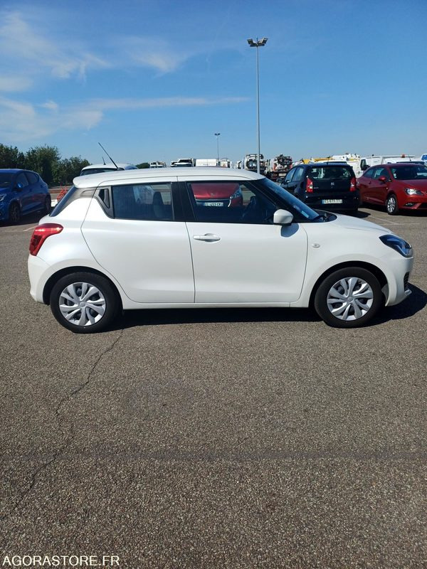 SUZUKI SWIFT 5 PLACES Essence HYBRYDE-2023 / 62 825 Kms - Car: picture 4 SUZUKI SWIFT 5 PLACES Essence HYBRYDE-2023 / 62 825 Kms - Car: picture 4