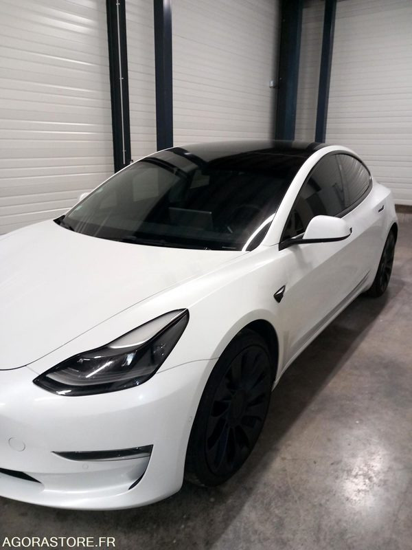 TESLA MODEL 3 - 101000KM - GB998TZ - 2021 - Car: picture 3 TESLA MODEL 3 - 101000KM - GB998TZ - 2021 - Car: picture 3