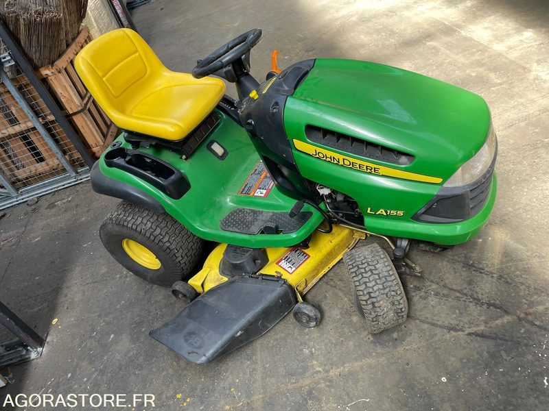 TONDEUSE AUTOPORTEE JOHN DEERE LA155 ESSENCE (PRIX AFFICHE HT - TVA 20%) - Garden mower: picture 2 TONDEUSE AUTOPORTEE JOHN DEERE LA155 ESSENCE (PRIX AFFICHE HT - TVA 20%) - Garden mower: picture 2