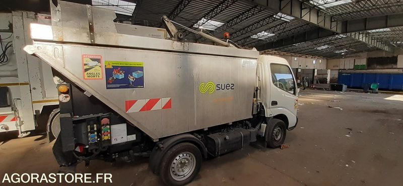 TOYOTA 3T/BOM - CF470XX - 2012 / 129 710 KM - Garbage truck: picture 1 TOYOTA 3T/BOM - CF470XX - 2012 / 129 710 KM - Garbage truck: picture 1
