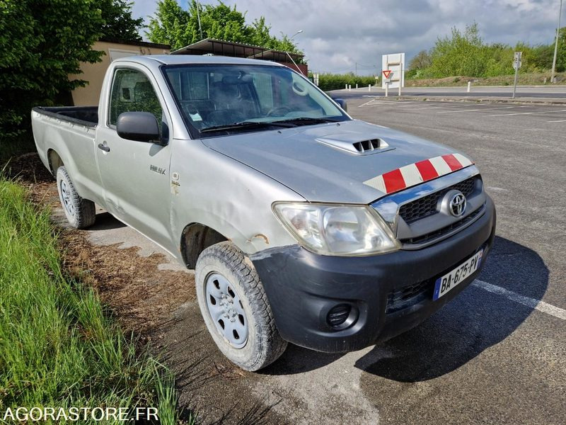 TOYOTA HILLUX - BA675PV - 2010 / 141 633 KM - Car: picture 2 TOYOTA HILLUX - BA675PV - 2010 / 141 633 KM - Car: picture 2
