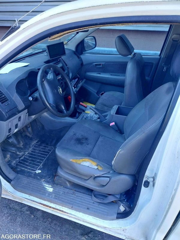 TOYOTA Hilux Groupe HP 2007 (448000Km) VENTE EXPORT UNIQUEMENT ROULANT - Small van: picture 5 TOYOTA Hilux Groupe HP 2007 (448000Km) VENTE EXPORT UNIQUEMENT ROULANT - Small van: picture 5