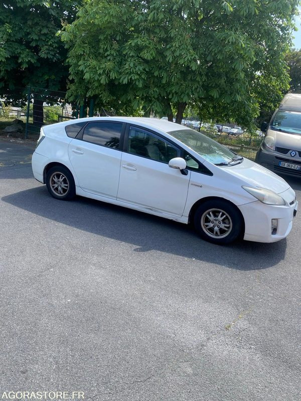 TOYOTA PRIUS HYBRIDE 2/ELECRIQUE/ESS/GPL- 2012- 400000 - Car: picture 2 TOYOTA PRIUS HYBRIDE 2/ELECRIQUE/ESS/GPL- 2012- 400000 - Car: picture 2