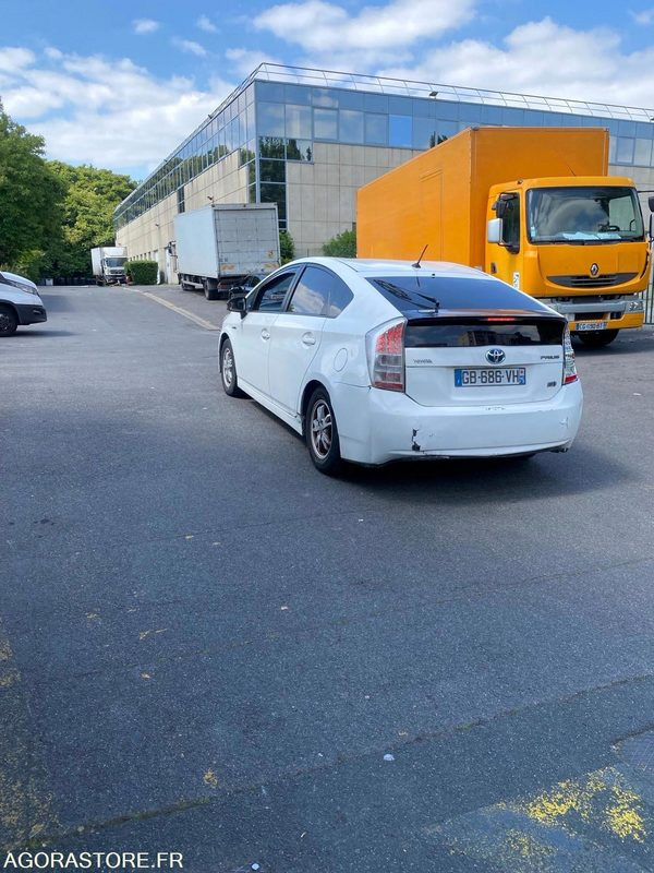 TOYOTA PRIUS HYBRIDE 2/ELECRIQUE/ESS/GPL- 2012- 400000 - Car: picture 3 TOYOTA PRIUS HYBRIDE 2/ELECRIQUE/ESS/GPL- 2012- 400000 - Car: picture 3