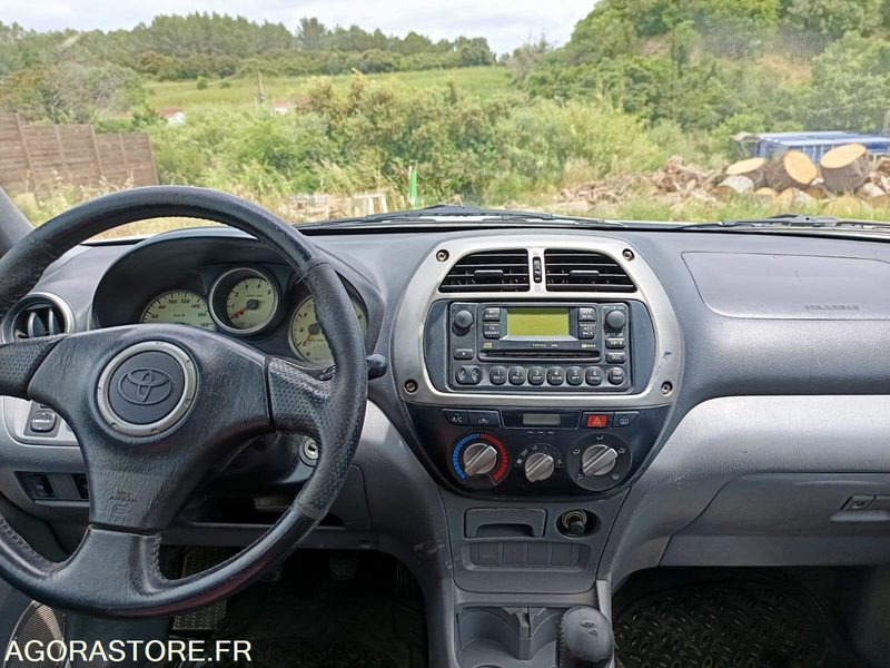 TOYOTA RAV4 - 2002 - 212500KMS - SUV: picture 5 TOYOTA RAV4 - 2002 - 212500KMS - SUV: picture 5