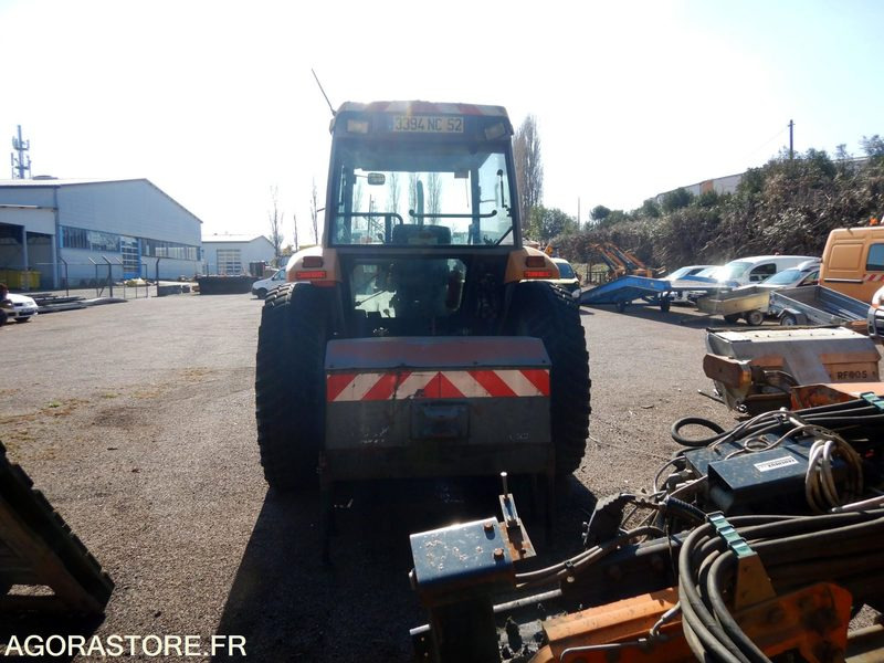 TRACTEUR AGRICOLE - Farm tractor: picture 4 TRACTEUR AGRICOLE - Farm tractor: picture 4
