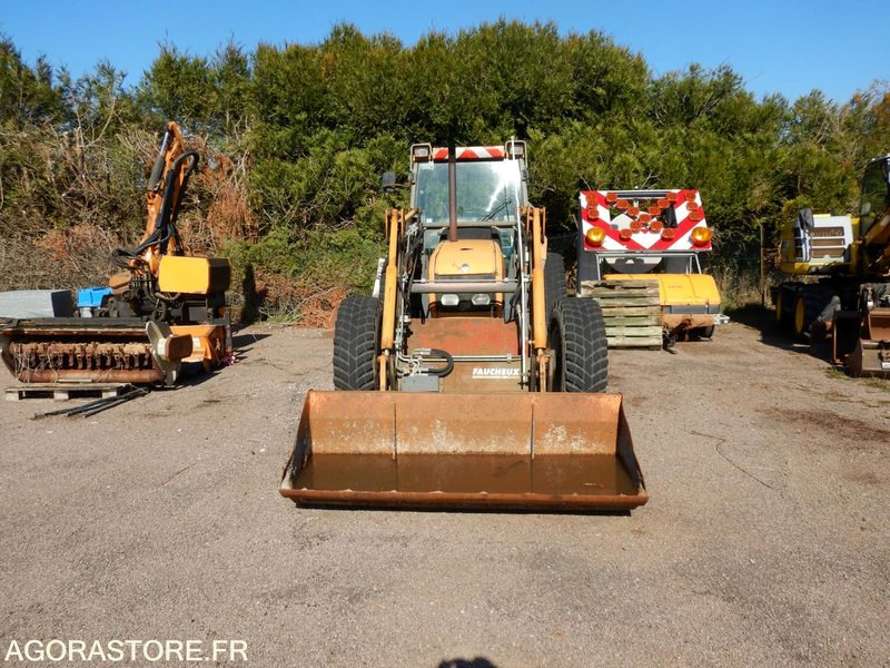 TRACTEUR AGRICOLE - Farm tractor: picture 2 TRACTEUR AGRICOLE - Farm tractor: picture 2