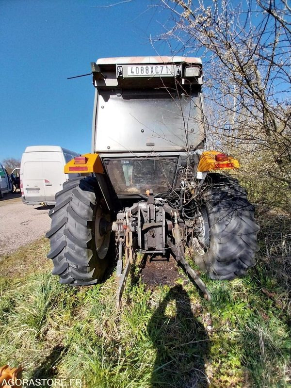 TRACTEUR ENAULT ERGOS100 + CHARGEUR FAUCHEUX - Farm tractor: picture 3 TRACTEUR ENAULT ERGOS100 + CHARGEUR FAUCHEUX - Farm tractor: picture 3