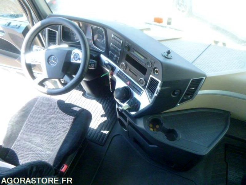 Tractor unit MERCEDES ACTROS 1845 GRANDE CABINE - 2012 - IMMATRICULATION SLOVENE: picture 7 Tractor unit MERCEDES ACTROS 1845 GRANDE CABINE - 2012 - IMMATRICULATION SLOVENE: picture 7