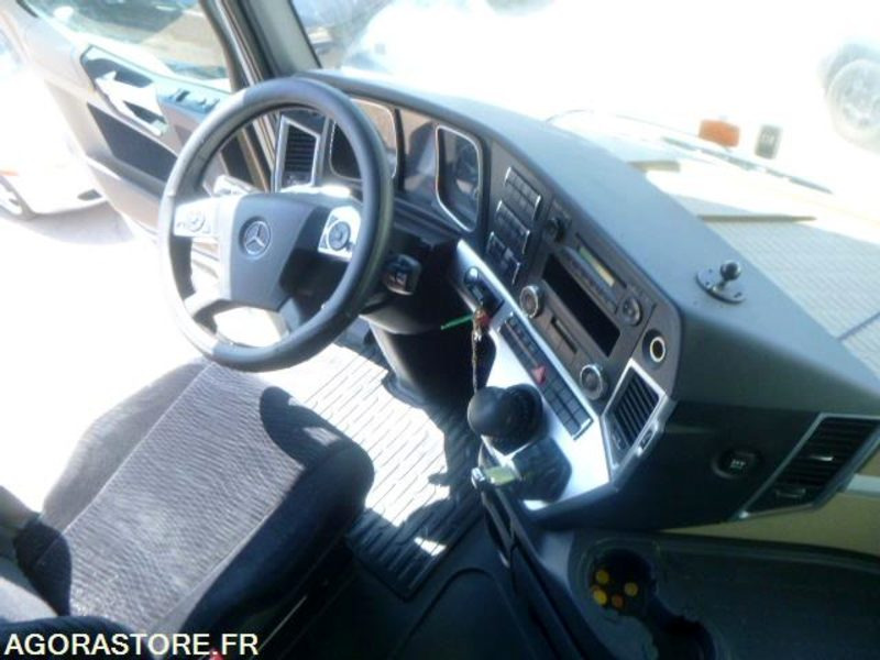 Tractor unit MERCEDES ACTROS 1845 GRANDE CABINE - 2012 - IMMATRICULATION SLOVENE: picture 9 Tractor unit MERCEDES ACTROS 1845 GRANDE CABINE - 2012 - IMMATRICULATION SLOVENE: picture 9
