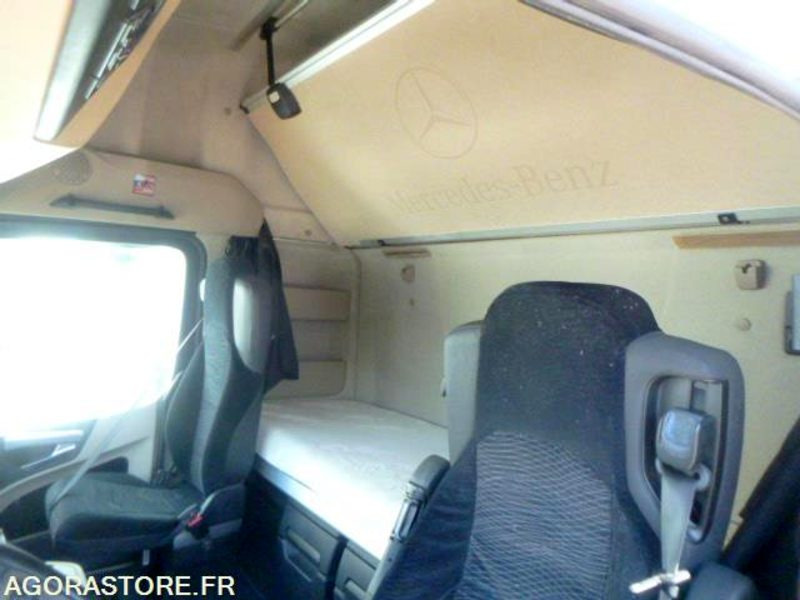 Tractor unit MERCEDES ACTROS 1845 GRANDE CABINE - 2012 - IMMATRICULATION SLOVENE: picture 8 Tractor unit MERCEDES ACTROS 1845 GRANDE CABINE - 2012 - IMMATRICULATION SLOVENE: picture 8