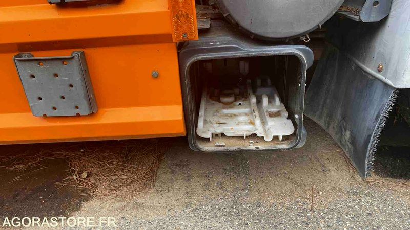 RENAULT 370 DCI - 2004 - 273881 KM - Tractor unit: picture 4 RENAULT 370 DCI - 2004 - 273881 KM - Tractor unit: picture 4