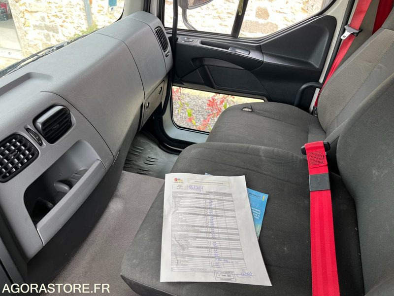 RENAULT DWIDE GAMME CHANTIER OFFROAD- 2015 - 49 976 KMS - Tractor unit: picture 5 RENAULT DWIDE GAMME CHANTIER OFFROAD- 2015 - 49 976 KMS - Tractor unit: picture 5