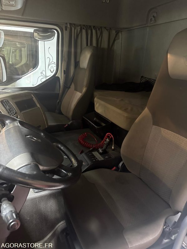 RENAULT PREMIUM 460 - 742268KM - Tractor unit: picture 5 RENAULT PREMIUM 460 - 742268KM - Tractor unit: picture 5