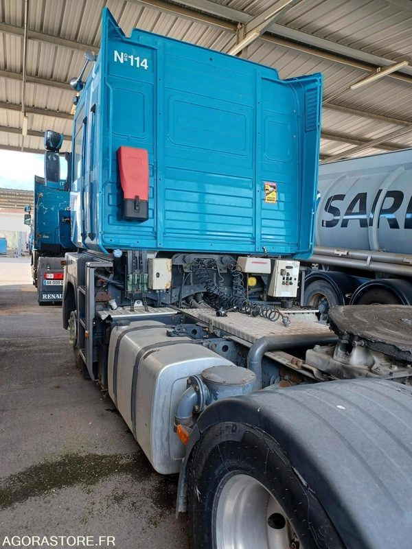 TRACTEUR MAGNUM ACCIDENTE (Vente uniquement Export) CP325VK - 2009 / 900 000 KM - Tractor unit: picture 4 TRACTEUR MAGNUM ACCIDENTE (Vente uniquement Export) CP325VK - 2009 / 900 000 KM - Tractor unit: picture 4