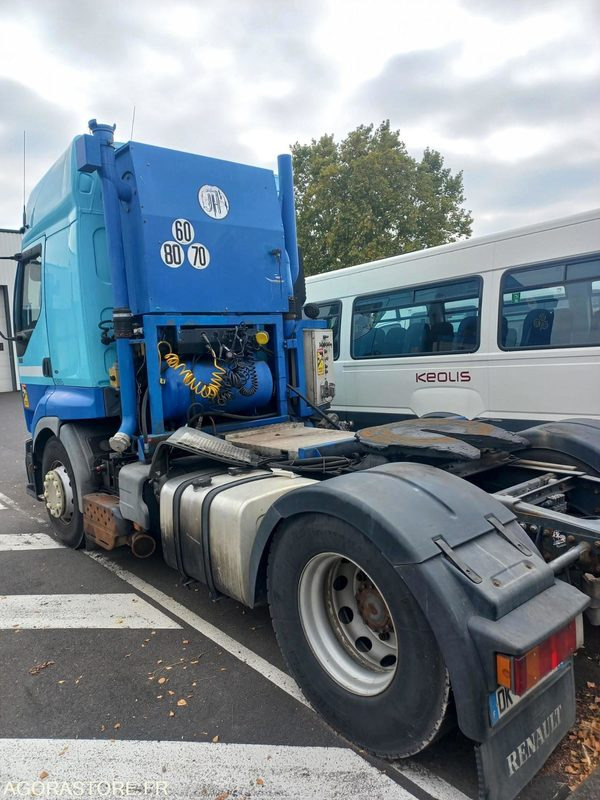 TRACTEUR RENAULT TRUCKS AVEC POMPE DK258VR (vente uniquement export) - Tractor unit: picture 2 TRACTEUR RENAULT TRUCKS AVEC POMPE DK258VR (vente uniquement export) - Tractor unit: picture 2