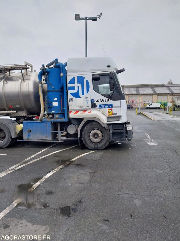 Tracteur RENAULT ADR pompe anneau liquide - 2003/ 808 664KM (ACCIDENTE) - Tractor unit: picture 2 Tracteur RENAULT ADR pompe anneau liquide - 2003/ 808 664KM (ACCIDENTE) - Tractor unit: picture 2