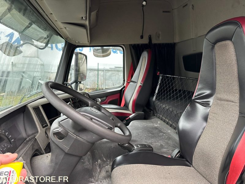 VOLVO FMII 450 EURO 6 - 2015 - 445 000 KMS - Tractor unit: picture 3 VOLVO FMII 450 EURO 6 - 2015 - 445 000 KMS - Tractor unit: picture 3