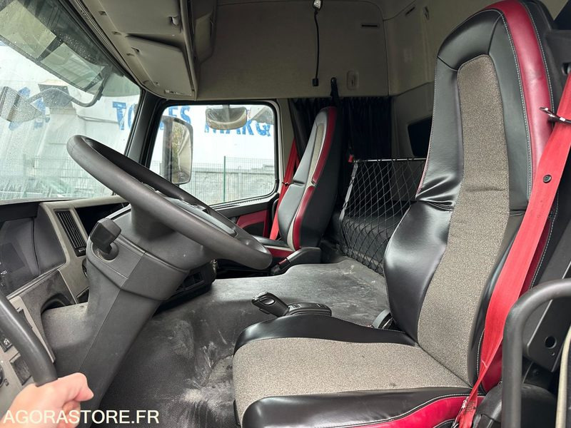 VOLVO FMII 450 EURO 6 - 2015 - 445 000 KMS - Tractor unit: picture 2 VOLVO FMII 450 EURO 6 - 2015 - 445 000 KMS - Tractor unit: picture 2