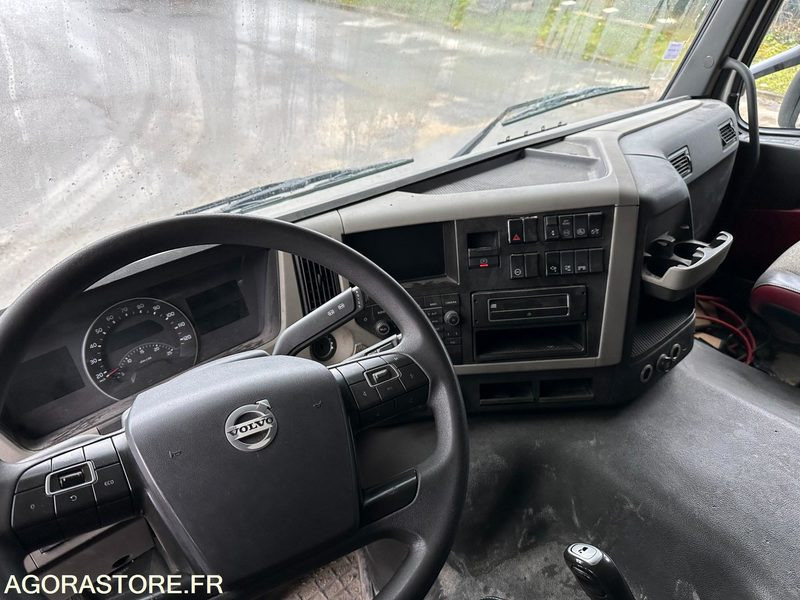 VOLVO FMII 450 EURO 6 - 2015 - 445 000 KMS - Tractor unit: picture 4 VOLVO FMII 450 EURO 6 - 2015 - 445 000 KMS - Tractor unit: picture 4