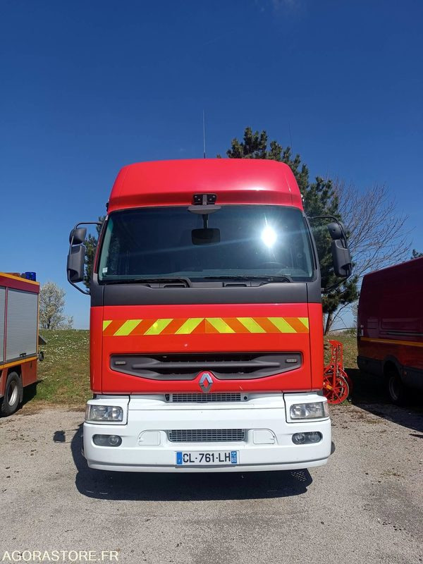 Véhicule Tracteur Renault - Tractor unit: picture 2 Véhicule Tracteur Renault - Tractor unit: picture 2