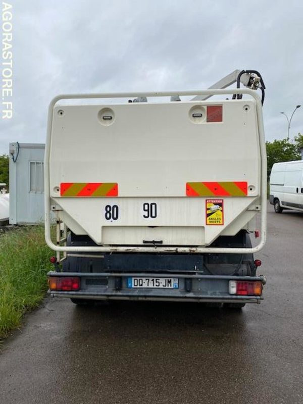 PL laveuse IVECO 100E15 1995 - Truck: picture 3 PL laveuse IVECO 100E15 1995 - Truck: picture 3