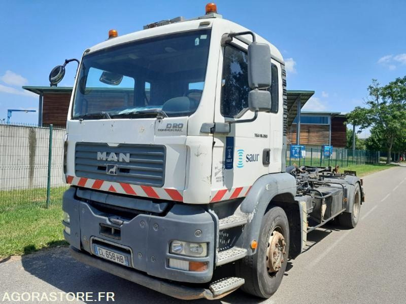 POLYBENNE MAN TGA 4x2 // CL658HB // 422 560 KM - 2006 - Truck: picture 4 POLYBENNE MAN TGA 4x2 // CL658HB // 422 560 KM - 2006 - Truck: picture 4