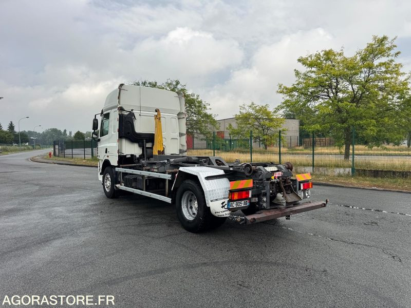 Porteur DAF CF460 19T Ampliroll GUIMA - 2009 - 801000km - Truck: picture 4 Porteur DAF CF460 19T Ampliroll GUIMA - 2009 - 801000km - Truck: picture 4