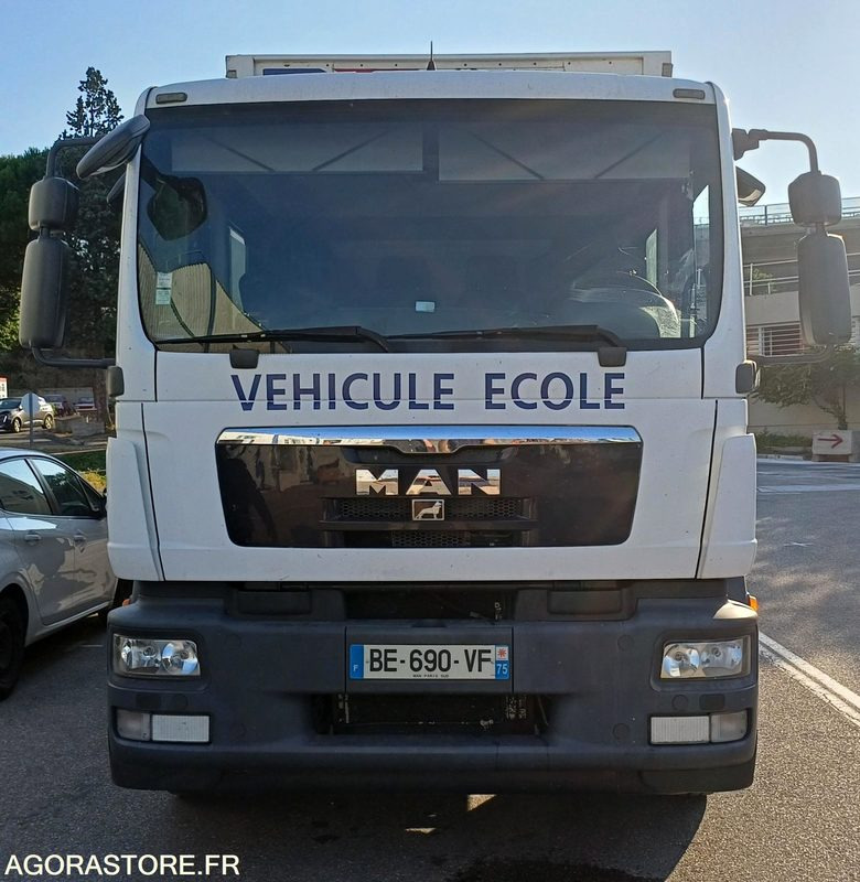 Porteur MAN TGM 18.290 de 2010/458000 kms - BE-690-VF (3822) - Truck: picture 1 Porteur MAN TGM 18.290 de 2010/458000 kms - BE-690-VF (3822) - Truck: picture 1