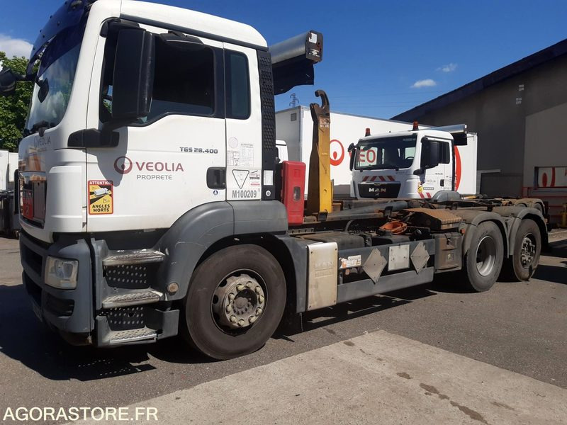 R51812-PORTEUR POLYBENNE MAN TGS 28.400 - BRAS GUIMA - ANNÉE 2010 - 555918 Km - Truck: picture 1 R51812-PORTEUR POLYBENNE MAN TGS 28.400 - BRAS GUIMA - ANNÉE 2010 - 555918 Km - Truck: picture 1
