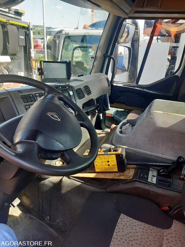 RENAULT 26T/BRAS - CE814TY - 2012 / 695 443 KM - Truck: picture 4 RENAULT 26T/BRAS - CE814TY - 2012 / 695 443 KM - Truck: picture 4